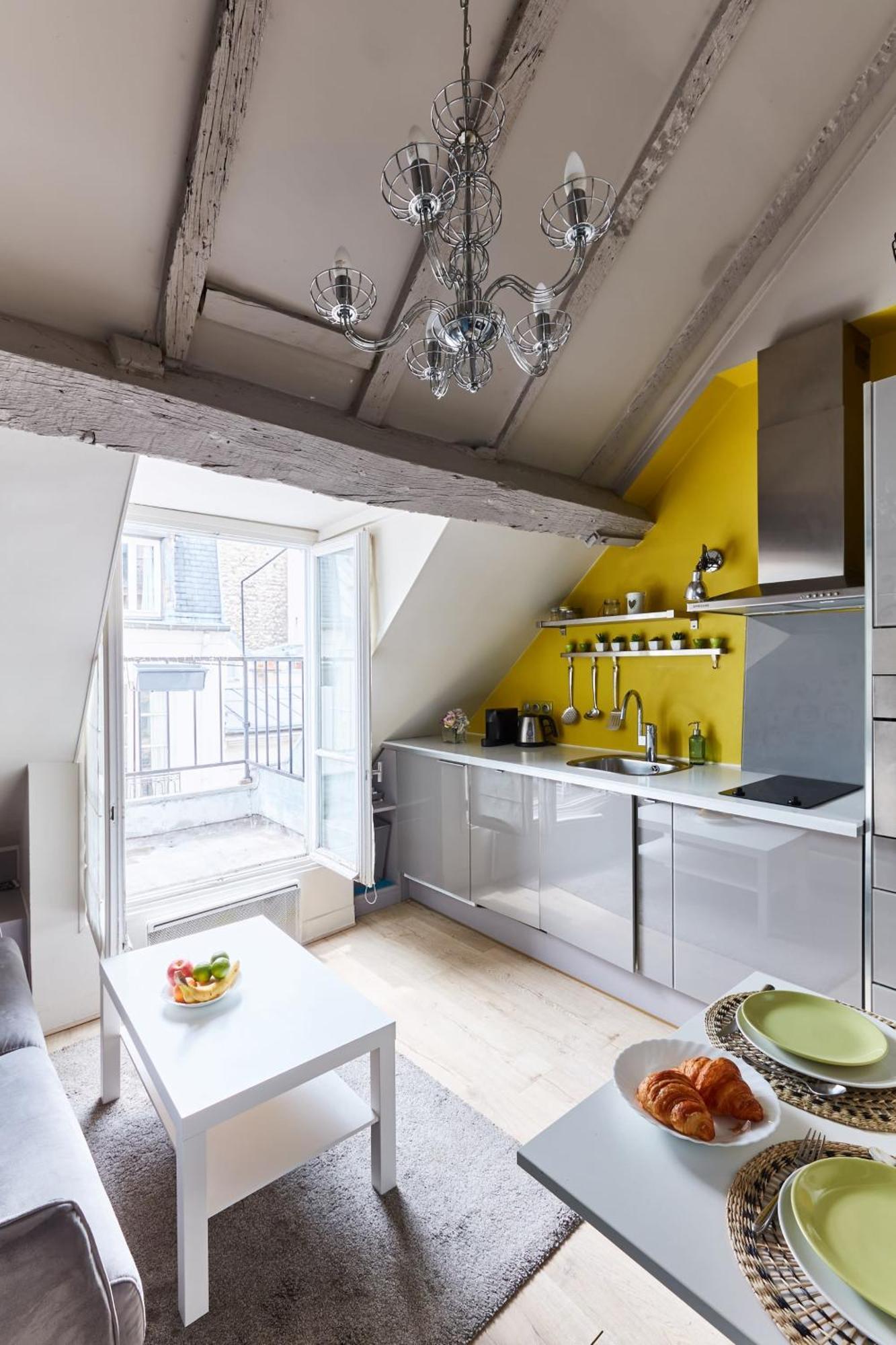 Place Des Vosges - 1Br With Balcony - Cityapartmentstay Paryż Zewnętrze zdjęcie