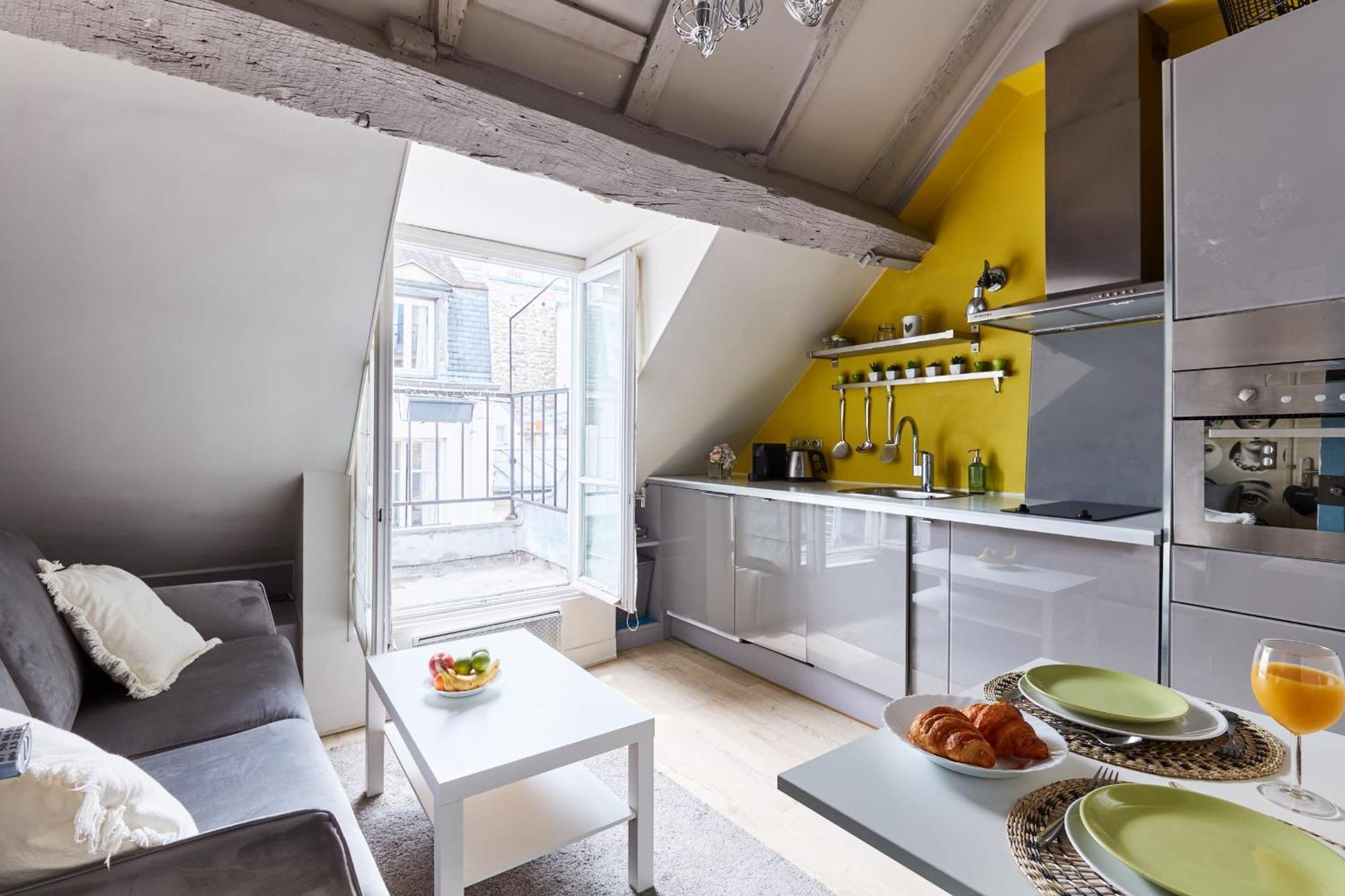 Place Des Vosges - 1Br With Balcony - Cityapartmentstay Paryż Zewnętrze zdjęcie
